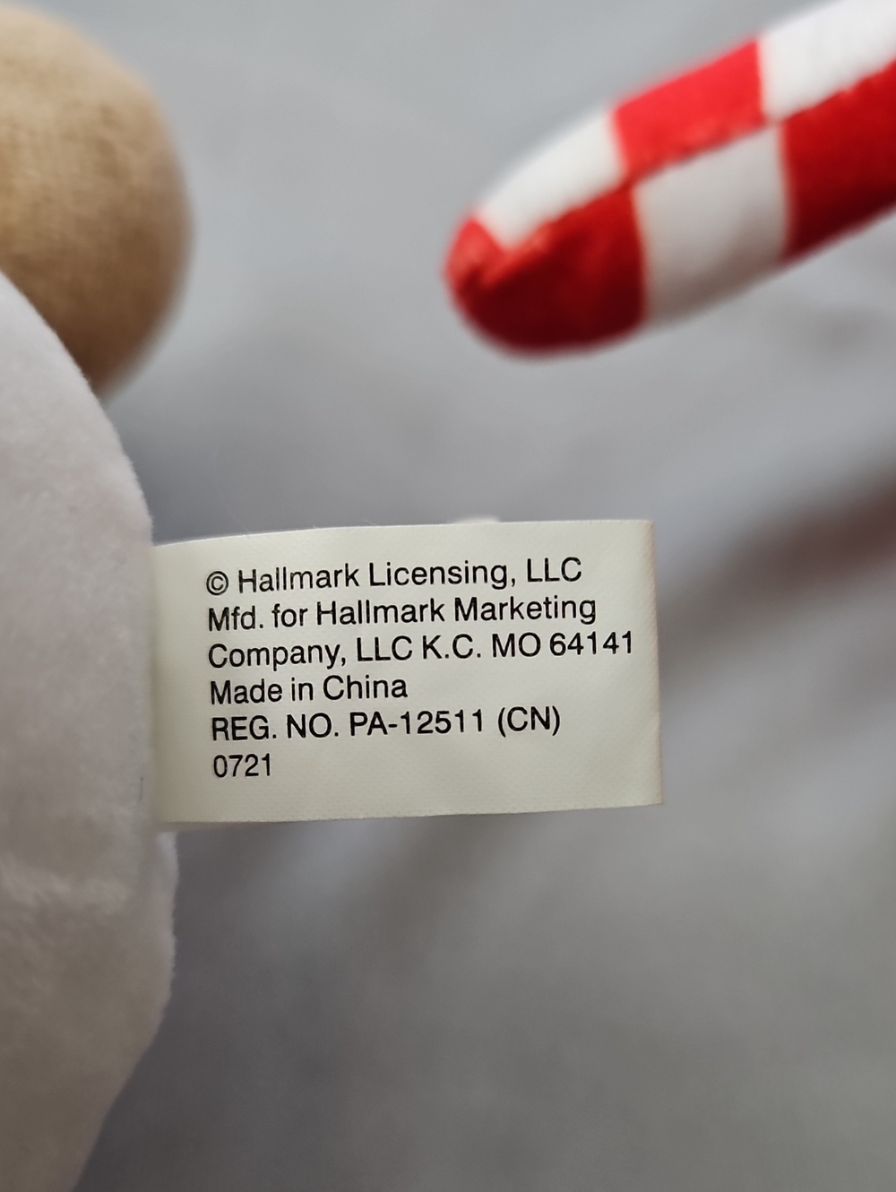 Hallmark Better Together Plushies Magnetic Hot Cocoa & Marshmallow - Picture 8 of 11